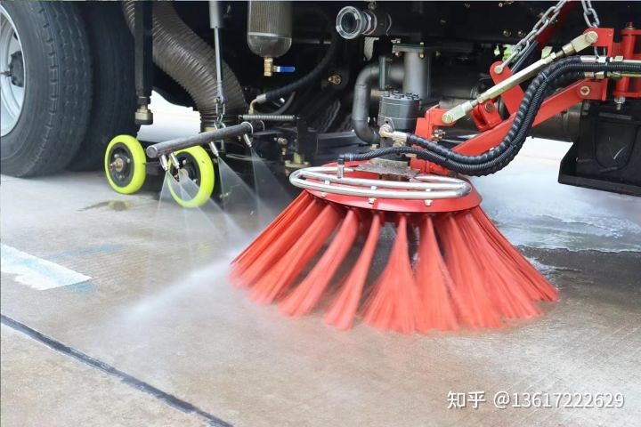 東風(fēng)天錦洗掃車掃刷和吸盤的正確調(diào)試方法